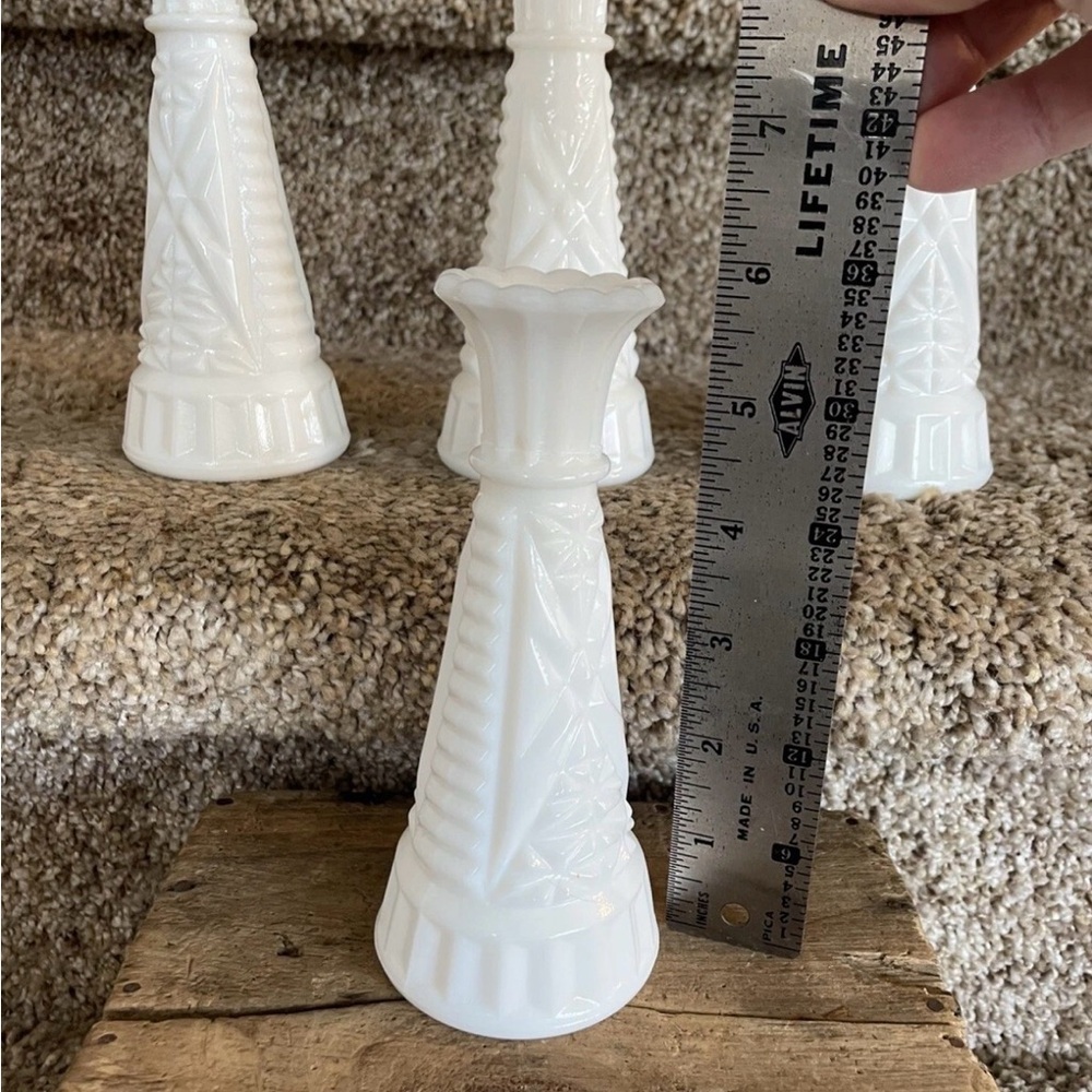 Milk glass vases - Picture 2 of 4